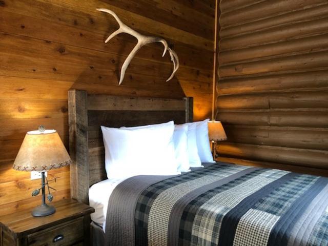 Elkhorn Cabins And Inn West Yellowstone Rom bilde